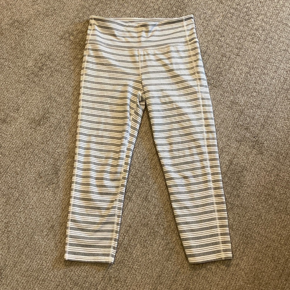 Athleta capri pants